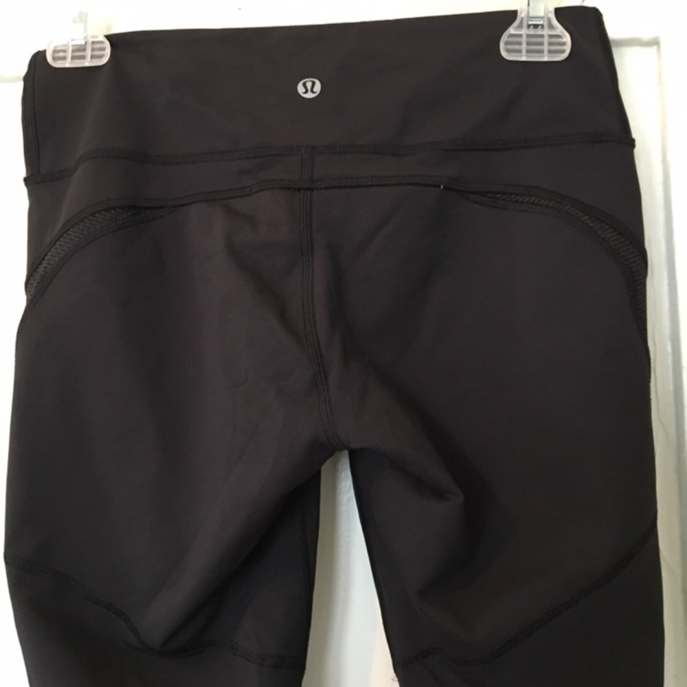 Lululemon Athletica 6 Size Stretch Yoga Pants Crop